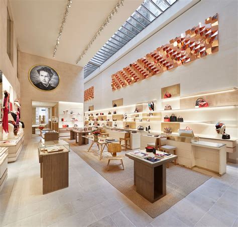 lous vuitton store
